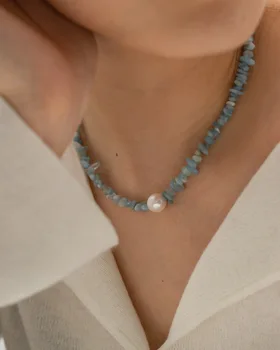 Complementos de Estilo para la Mujer Femenina Collar de Mar Azul de la Piedra Natural Collar Versátil Acero de Titanio Joyería Para Niña