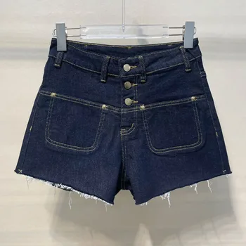 Pantalones cortos de mezclilla con botón de adorno diseñado para la moda casual 2023 verano de nuevo